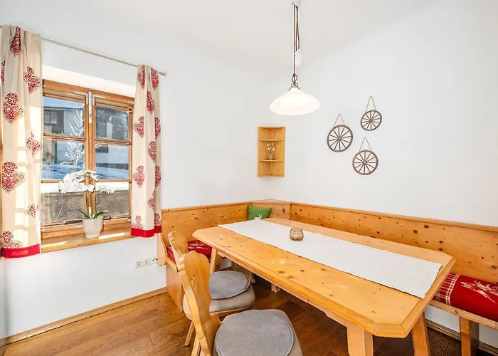 Alte Schmiede - By Mynests 巴德米滕多夫